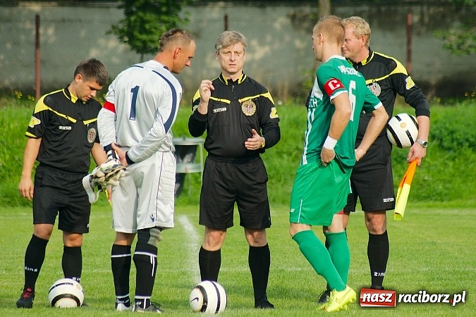 Zdjęcie w galerii na portalu naszraciborz.pl: Dwa gole Rosika zapewniły wygraną Rafako. Gaszowice zdetronizowane wiadomości z regionu