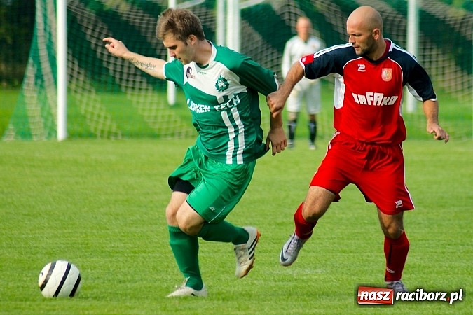 Zdjęcie w galerii na portalu naszraciborz.pl: Dwa gole Rosika zapewniły wygraną Rafako. Gaszowice zdetronizowane wiadomości z regionu