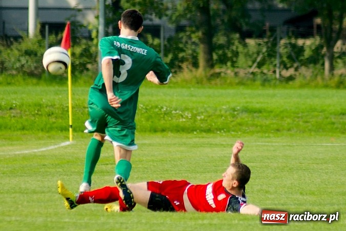 Zdjęcie w galerii na portalu naszraciborz.pl: Dwa gole Rosika zapewniły wygraną Rafako. Gaszowice zdetronizowane wiadomości z regionu