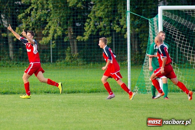 Zdjęcie w galerii na portalu naszraciborz.pl: Dwa gole Rosika zapewniły wygraną Rafako. Gaszowice zdetronizowane wiadomości z regionu