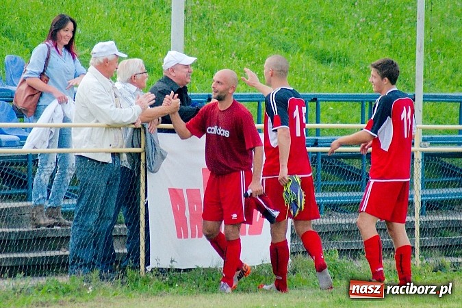 Zdjęcie w galerii na portalu naszraciborz.pl: Dwa gole Rosika zapewniły wygraną Rafako. Gaszowice zdetronizowane wiadomości z regionu