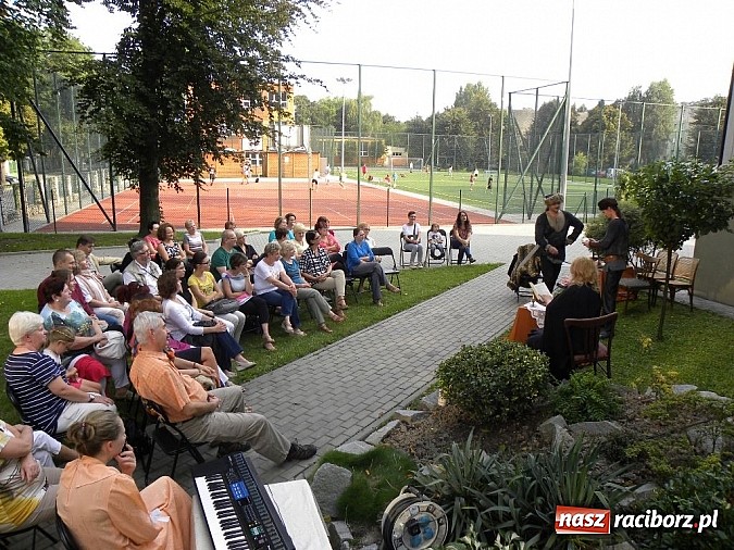 Zdjęcie w galerii na portalu naszraciborz.pl: Ociec, czytać? Czytać! czyli Narodowe Czytanie w Bibliotece!  wiadomości z regionu