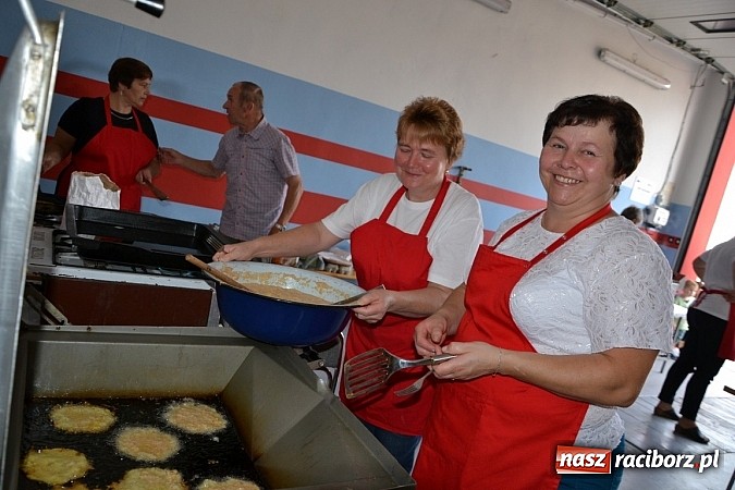 Zdjęcie w galerii na portalu naszraciborz.pl: Czy słońce czy deszcz w Bolesławiu jest Kartoffelfest wiadomości z regionu