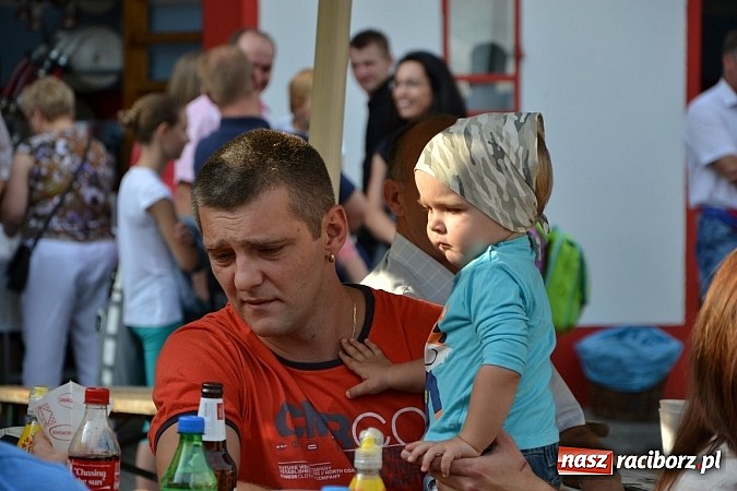 Zdjęcie w galerii na portalu naszraciborz.pl: Czy słońce czy deszcz w Bolesławiu jest Kartoffelfest wiadomości z regionu