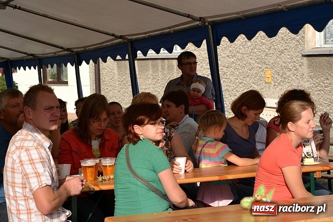 Zdjęcie w galerii na portalu naszraciborz.pl: Czy słońce czy deszcz w Bolesławiu jest Kartoffelfest wiadomości z regionu