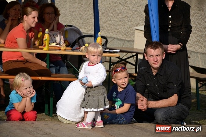 Zdjęcie w galerii na portalu naszraciborz.pl: Czy słońce czy deszcz w Bolesławiu jest Kartoffelfest wiadomości z regionu