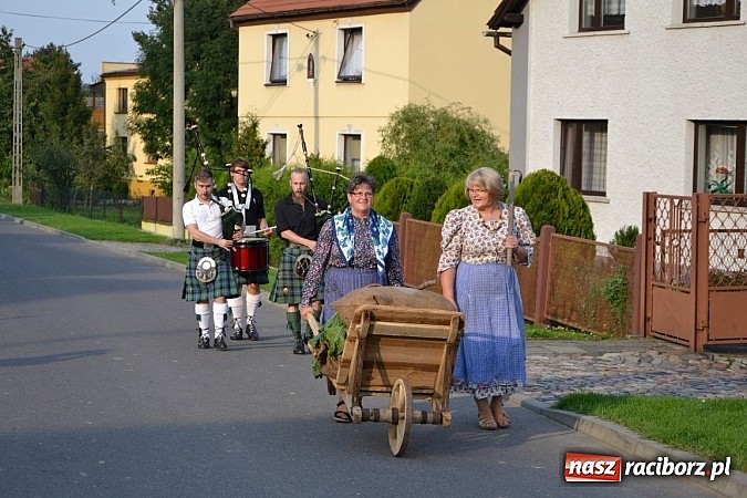Zdjęcie w galerii na portalu naszraciborz.pl: Czy słońce czy deszcz w Bolesławiu jest Kartoffelfest wiadomości z regionu