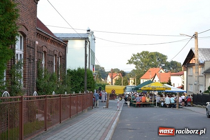 Zdjęcie w galerii na portalu naszraciborz.pl: Czy słońce czy deszcz w Bolesławiu jest Kartoffelfest wiadomości z regionu