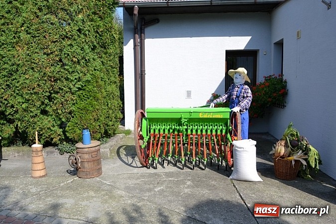 Zdjęcie w galerii na portalu naszraciborz.pl: Tworków pięknie ustrojony na dożynki wiadomości z regionu