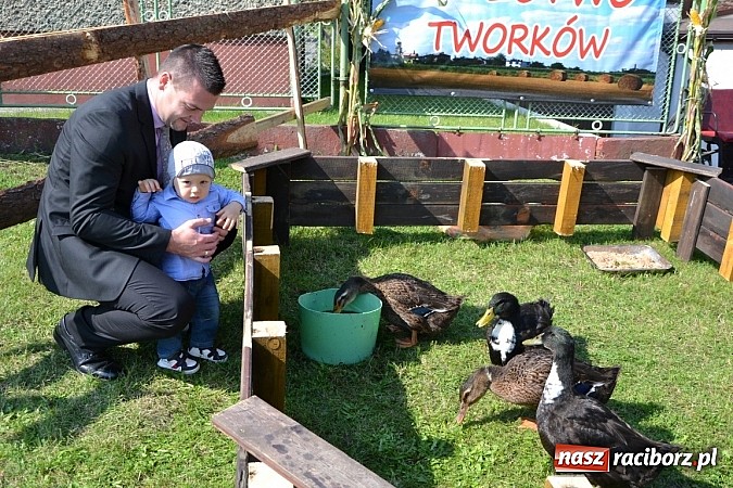 Zdjęcie w galerii na portalu naszraciborz.pl: Tworków pięknie ustrojony na dożynki wiadomości z regionu
