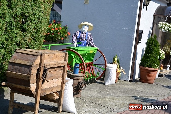 Zdjęcie w galerii na portalu naszraciborz.pl: Tworków pięknie ustrojony na dożynki wiadomości z regionu