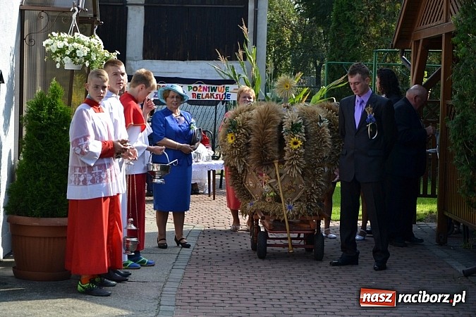 Zdjęcie w galerii na portalu naszraciborz.pl: Tworków pięknie ustrojony na dożynki wiadomości z regionu