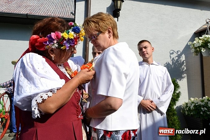 Zdjęcie w galerii na portalu naszraciborz.pl: Tworków pięknie ustrojony na dożynki wiadomości z regionu