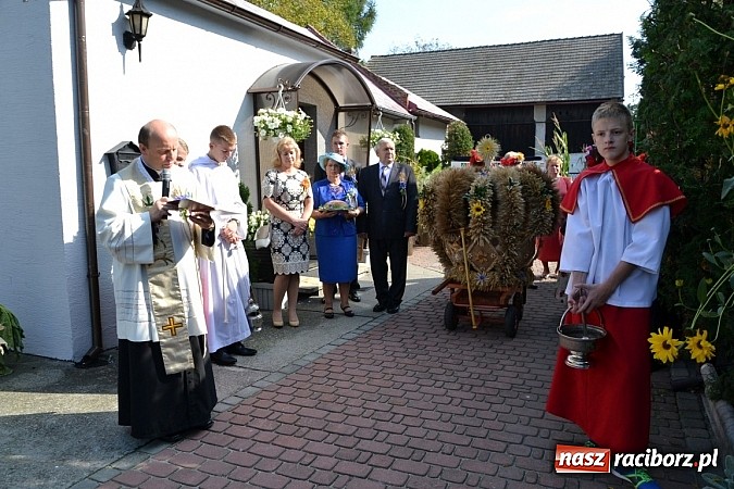 Zdjęcie w galerii na portalu naszraciborz.pl: Tworków pięknie ustrojony na dożynki wiadomości z regionu