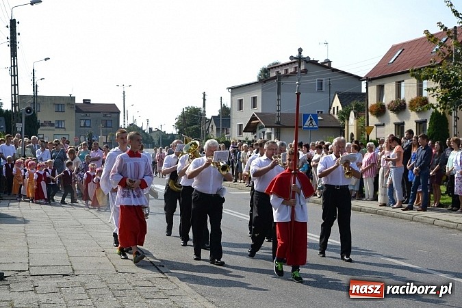 Zdjęcie w galerii na portalu naszraciborz.pl: Tworków pięknie ustrojony na dożynki wiadomości z regionu
