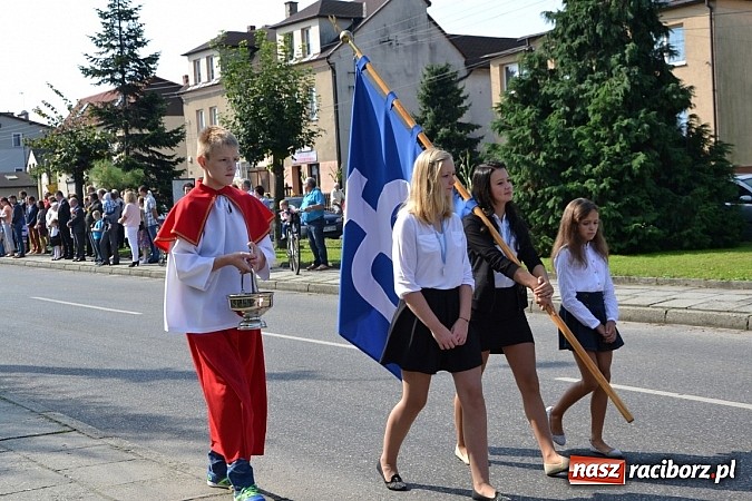 Zdjęcie w galerii na portalu naszraciborz.pl: Tworków pięknie ustrojony na dożynki wiadomości z regionu