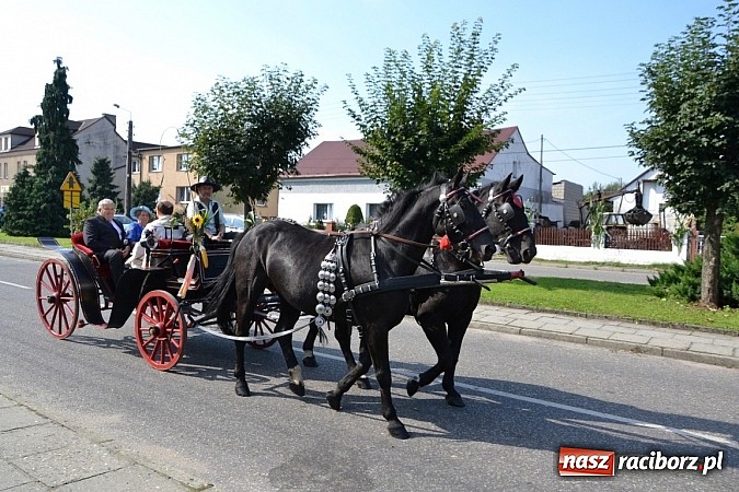 Zdjęcie w galerii na portalu naszraciborz.pl: Tworków pięknie ustrojony na dożynki wiadomości z regionu