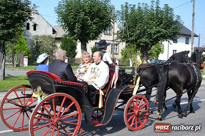 Zdjęcie w galerii na portalu naszraciborz.pl: Tworków pięknie ustrojony na dożynki wiadomości z regionu