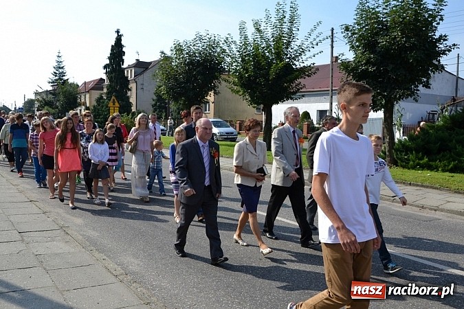 Zdjęcie w galerii na portalu naszraciborz.pl: Tworków pięknie ustrojony na dożynki wiadomości z regionu