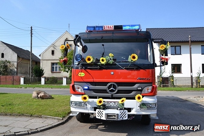 Zdjęcie w galerii na portalu naszraciborz.pl: Tworków pięknie ustrojony na dożynki wiadomości z regionu