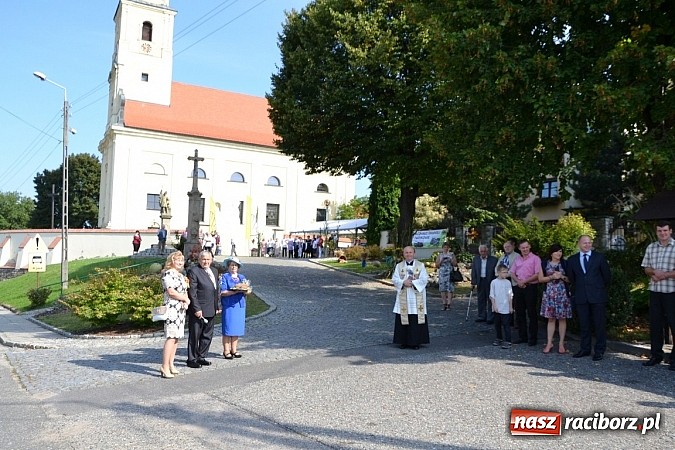 Zdjęcie w galerii na portalu naszraciborz.pl: Tworków pięknie ustrojony na dożynki wiadomości z regionu