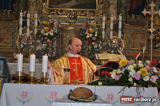 Zdjęcie w galerii na portalu naszraciborz.pl: Tworków pięknie ustrojony na dożynki wiadomości z regionu