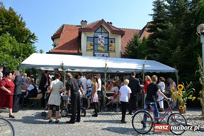 Zdjęcie w galerii na portalu naszraciborz.pl: Tworków pięknie ustrojony na dożynki wiadomości z regionu