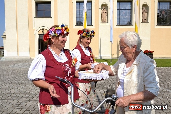 Zdjęcie w galerii na portalu naszraciborz.pl: Tworków pięknie ustrojony na dożynki wiadomości z regionu