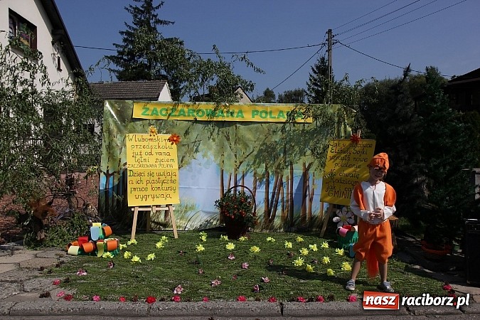 Zdjęcie w galerii na portalu naszraciborz.pl: Potężny korowód dożynkowy w Lubomi! Zobacz jak się bawią nasi sąsiedzi wiadomości z regionu