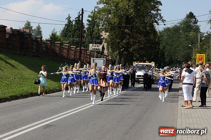 Zdjęcie w galerii na portalu naszraciborz.pl: Potężny korowód dożynkowy w Lubomi! Zobacz jak się bawią nasi sąsiedzi wiadomości z regionu
