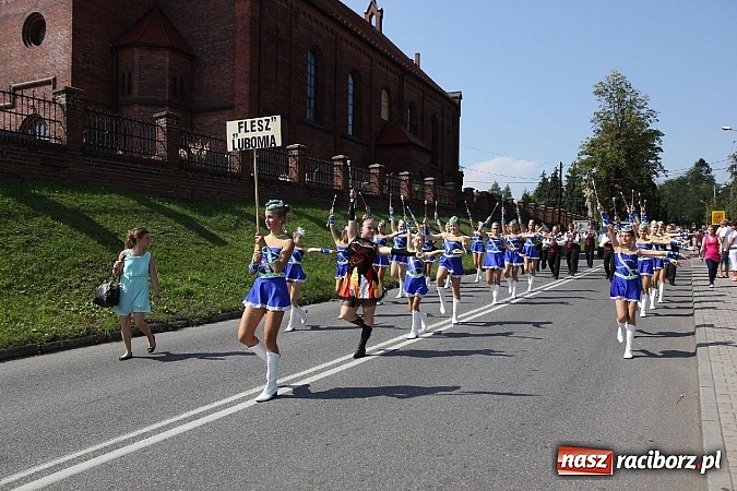 Zdjęcie w galerii na portalu naszraciborz.pl: Potężny korowód dożynkowy w Lubomi! Zobacz jak się bawią nasi sąsiedzi wiadomości z regionu