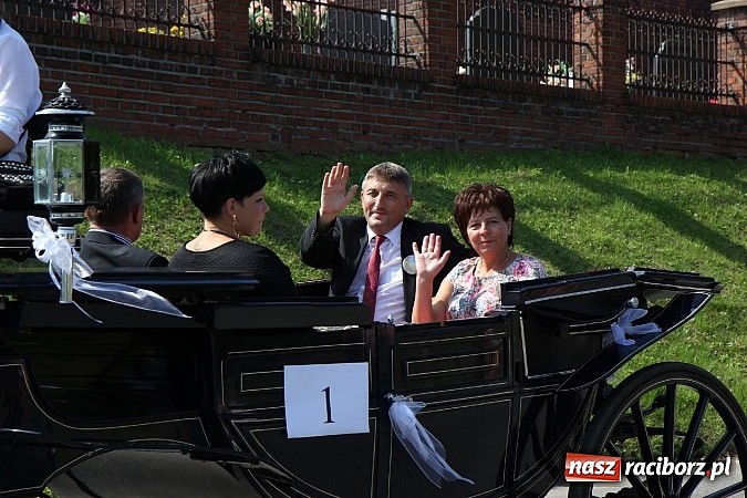 Zdjęcie w galerii na portalu naszraciborz.pl: Potężny korowód dożynkowy w Lubomi! Zobacz jak się bawią nasi sąsiedzi wiadomości z regionu