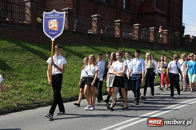 Zdjęcie w galerii na portalu naszraciborz.pl: Potężny korowód dożynkowy w Lubomi! Zobacz jak się bawią nasi sąsiedzi wiadomości z regionu