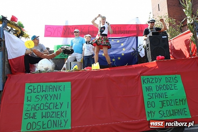 Zdjęcie w galerii na portalu naszraciborz.pl: Potężny korowód dożynkowy w Lubomi! Zobacz jak się bawią nasi sąsiedzi wiadomości z regionu