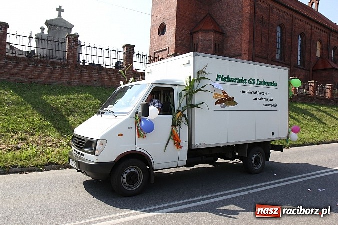 Zdjęcie w galerii na portalu naszraciborz.pl: Potężny korowód dożynkowy w Lubomi! Zobacz jak się bawią nasi sąsiedzi wiadomości z regionu