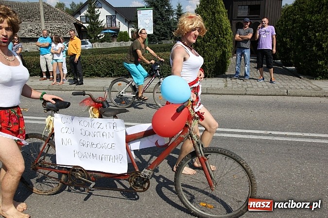 Zdjęcie w galerii na portalu naszraciborz.pl: Potężny korowód dożynkowy w Lubomi! Zobacz jak się bawią nasi sąsiedzi wiadomości z regionu