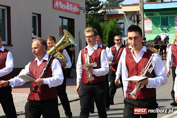 Zdjęcie w galerii na portalu naszraciborz.pl: Potężny korowód dożynkowy w Lubomi! Zobacz jak się bawią nasi sąsiedzi wiadomości z regionu