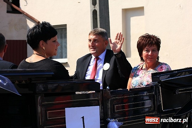 Zdjęcie w galerii na portalu naszraciborz.pl: Potężny korowód dożynkowy w Lubomi! Zobacz jak się bawią nasi sąsiedzi wiadomości z regionu