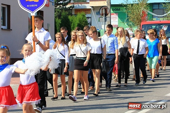 Zdjęcie w galerii na portalu naszraciborz.pl: Potężny korowód dożynkowy w Lubomi! Zobacz jak się bawią nasi sąsiedzi wiadomości z regionu