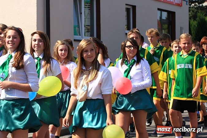 Zdjęcie w galerii na portalu naszraciborz.pl: Potężny korowód dożynkowy w Lubomi! Zobacz jak się bawią nasi sąsiedzi wiadomości z regionu