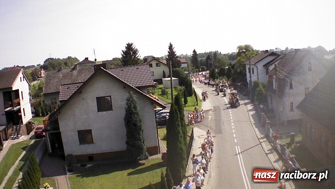 Zdjęcie w galerii na portalu naszraciborz.pl: Potężny korowód dożynkowy w Lubomi! Zobacz jak się bawią nasi sąsiedzi wiadomości z regionu