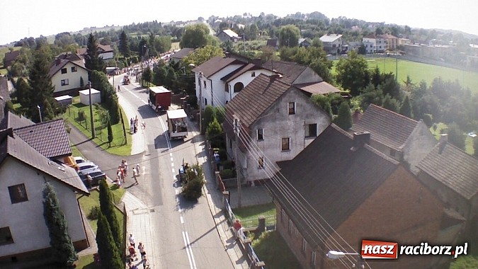 Zdjęcie w galerii na portalu naszraciborz.pl: Potężny korowód dożynkowy w Lubomi! Zobacz jak się bawią nasi sąsiedzi wiadomości z regionu