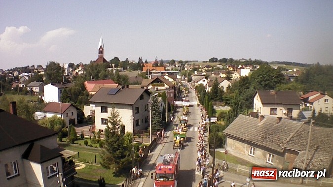 Zdjęcie w galerii na portalu naszraciborz.pl: Potężny korowód dożynkowy w Lubomi! Zobacz jak się bawią nasi sąsiedzi wiadomości z regionu