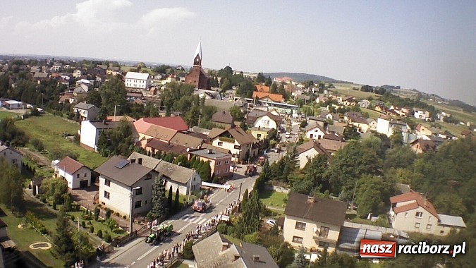Zdjęcie w galerii na portalu naszraciborz.pl: Potężny korowód dożynkowy w Lubomi! Zobacz jak się bawią nasi sąsiedzi wiadomości z regionu