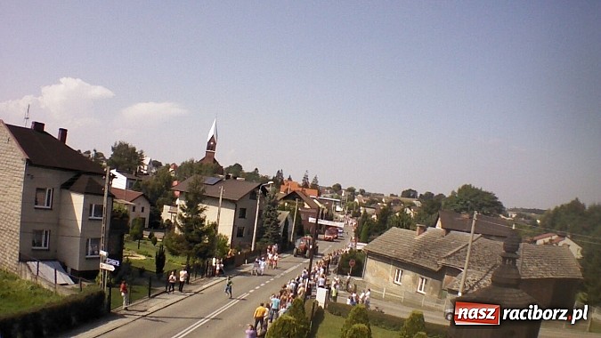 Zdjęcie w galerii na portalu naszraciborz.pl: Potężny korowód dożynkowy w Lubomi! Zobacz jak się bawią nasi sąsiedzi wiadomości z regionu