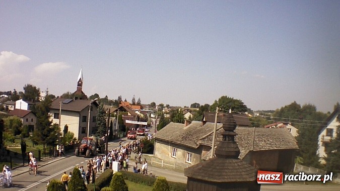 Zdjęcie w galerii na portalu naszraciborz.pl: Potężny korowód dożynkowy w Lubomi! Zobacz jak się bawią nasi sąsiedzi wiadomości z regionu