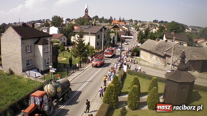 Zdjęcie w galerii na portalu naszraciborz.pl: Potężny korowód dożynkowy w Lubomi! Zobacz jak się bawią nasi sąsiedzi wiadomości z regionu