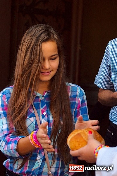 Zdjęcie w galerii na portalu naszraciborz.pl: Boże, z Twoich rąk żyjemy. Dożynki w Cyprzanowie wiadomości z regionu