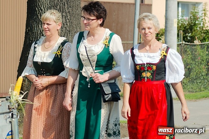 Zdjęcie w galerii na portalu naszraciborz.pl: Boże, z Twoich rąk żyjemy. Dożynki w Cyprzanowie wiadomości z regionu