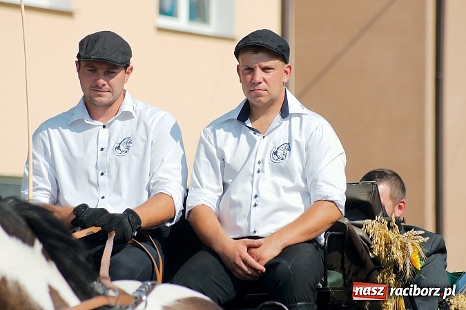 Zdjęcie w galerii na portalu naszraciborz.pl: Boże, z Twoich rąk żyjemy. Dożynki w Cyprzanowie wiadomości z regionu